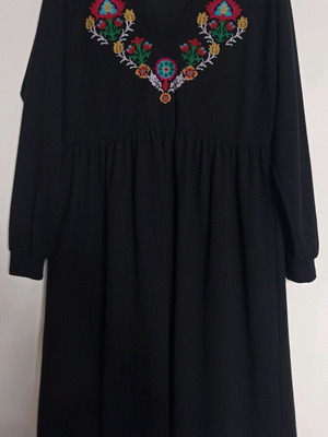 Vintage Karavan dress black midi with embroidery one size like new