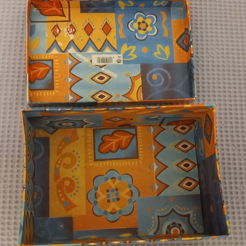 Paper box used 25x16.5x11.5 cm