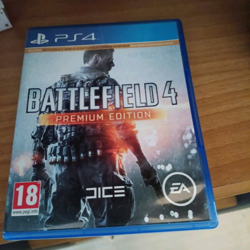 PS4 games used, pack of 3 CDs