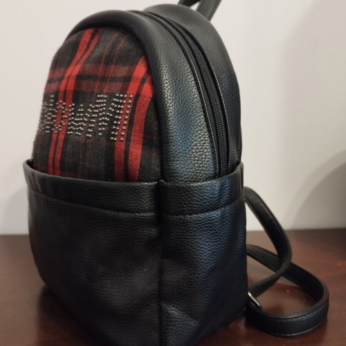 Migato women's backpack like new, black with plaid details, 100% PU
