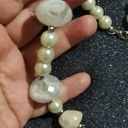 Fo Necklace 60 cm like new, white and gray