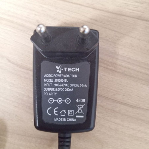 AC/DC adaptor Tech IT03024EU used