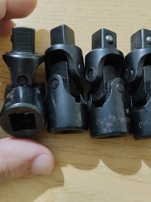 Set of 4 universal joint adapters for socket wrench