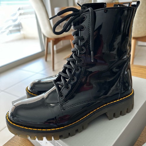 Boots black patent leather like new, size 36