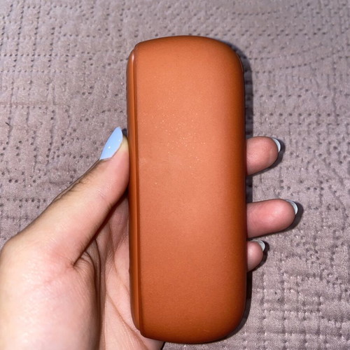 IQOS ILUMA device like new with charging case
