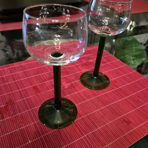 Luminarc Cristal D'Arques wine glass set like new, 12 pieces with green stem
