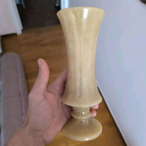 Marble vase like new