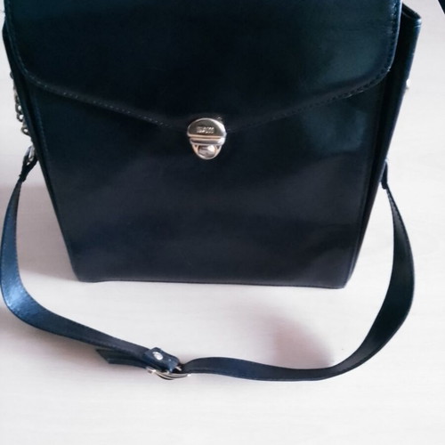 KEM leather women's crossbody bag like new, black 25x28x12 cm