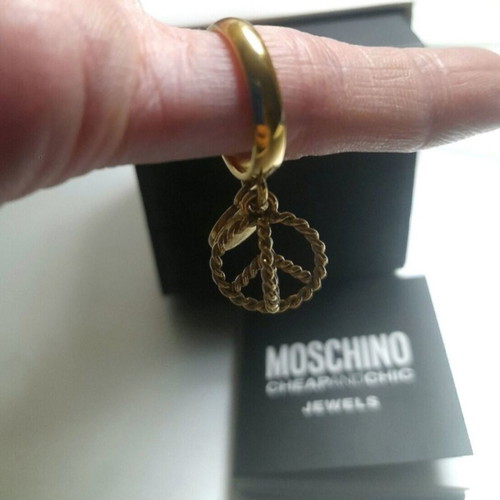Moschino Cheap and Chic ring new, gold plated steel, Y2K
