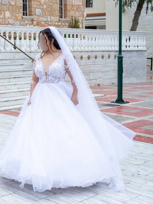 Wedding dress like new with hoop skirt and veil, size L-XL from Atelier Marina Galani