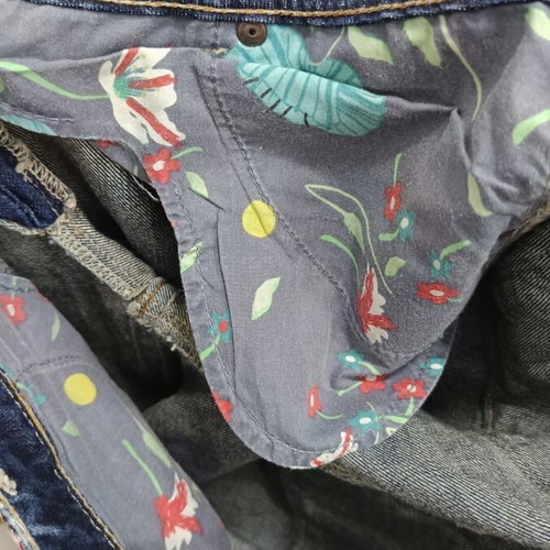 Desigual jeans with embroidered waist, like new