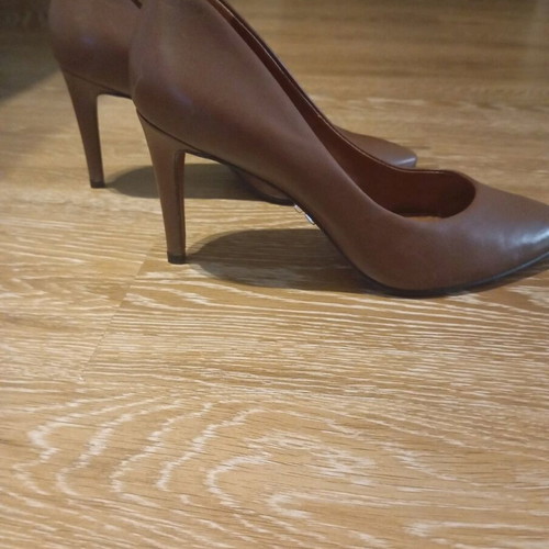 Carrano brown pumps like new, size 38