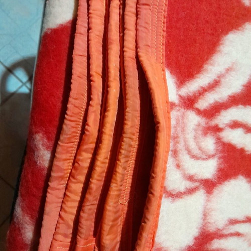 Woven blankets velentzes like new, pack of 4 pieces