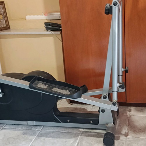 Elliptical fitness machine like new