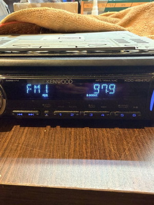 Πηγή αυτοκινήτου Kenwood μεταχειρισμένη με CD, USB, AUX και έξοδο RCA