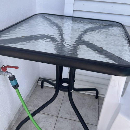 Outdoor table with chairs like new, set of 3