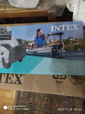 Seahawk 4 inflatable boat new with accessories for 4 people