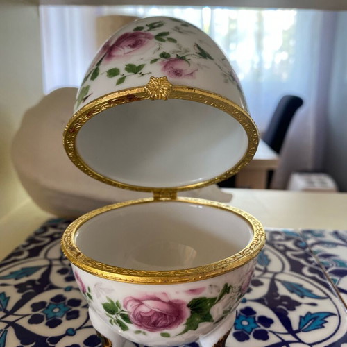 Limoges porcelain egg like new