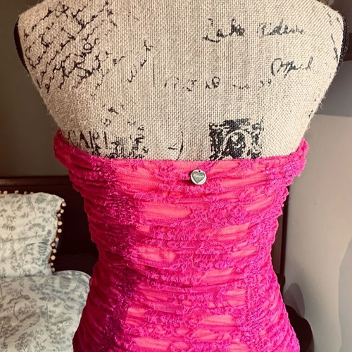 Lynne lace corset set with pink jewelry like new