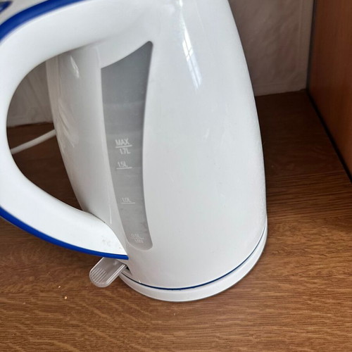 Kettle like new, fast boiling, easy to use