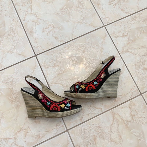 XTI platforms used with embroidered flowers size 39