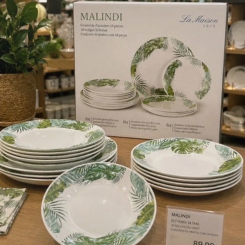 Dinnerware set 18 pieces, 6 large, 6 medium, 6 small, new