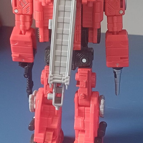 War for Cybertron Kingdom Voyager class Autobot Inferno figure like new