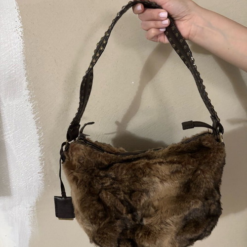 Women's bag made of natural fur and leather like new, lightly used