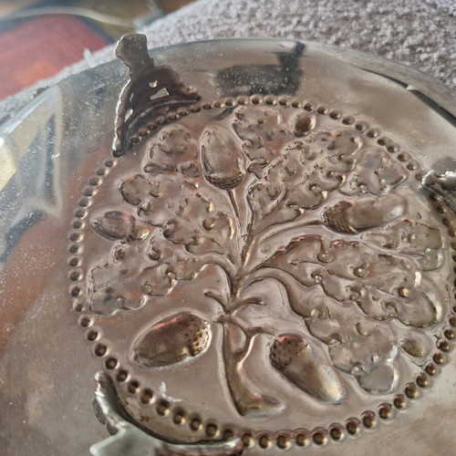 Vintage fondue fountain with brass embossed oak design, like new