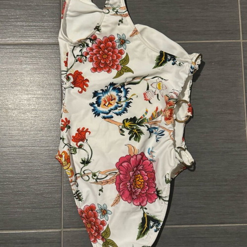 Dolce Domenica swimsuit like new, size S, with side rings