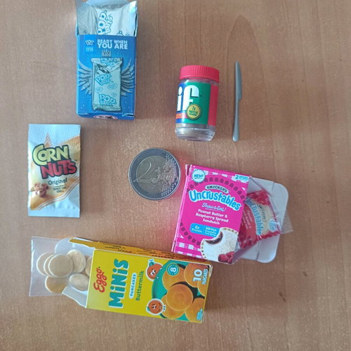 Mini Brands Foodie miniatures like new, pack of 5 pieces