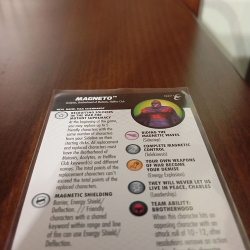 Heroclix Magneto miniature like new