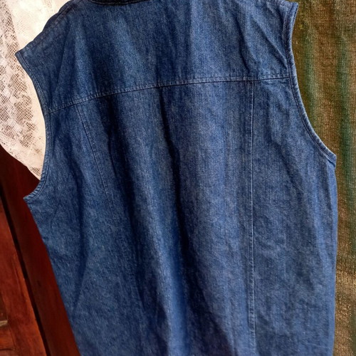 Gina Licardo denim vest like new, size 50, blue