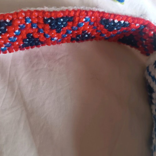 Handmade shoulder bag like new with embroidery and colorful wallet