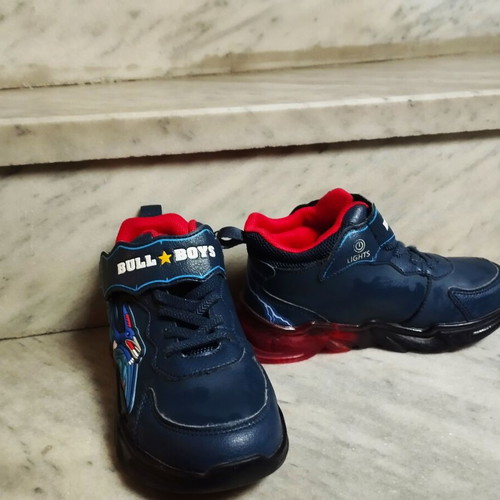 Bull Boys kids boots used, size 30, blue