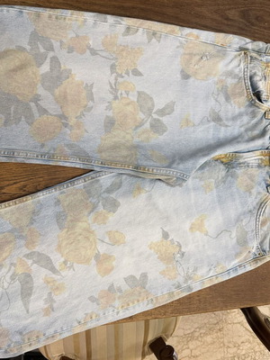 Τζιν Zara floral καινούργιο, νούμερο 44, χαμηλοκάβαλο, μπλε και κίτρινο
