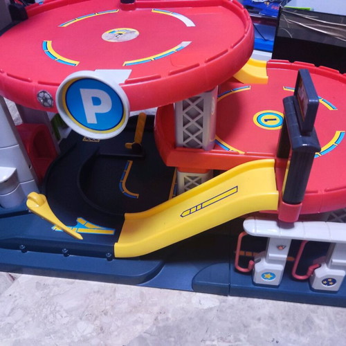 Elc Garage large two-story parking playset used