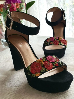 Sandals new with hand-painted flowers, faux suede, size 37