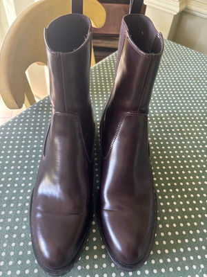 Zara ankle boots with elastic and gold heel detail like new