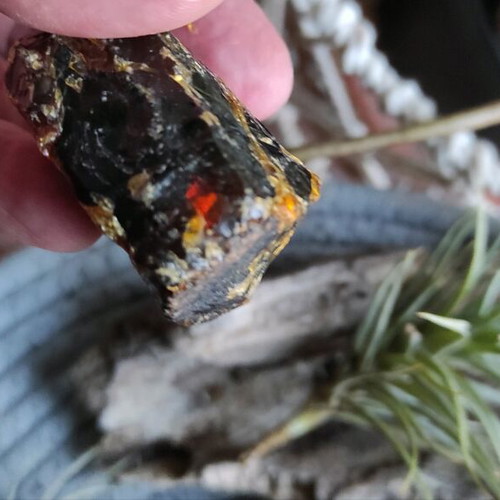 Black amber agate semi-precious stone like new, weight 25.89 g