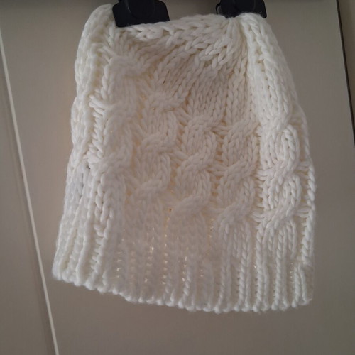 Knit Cap white like new, one size