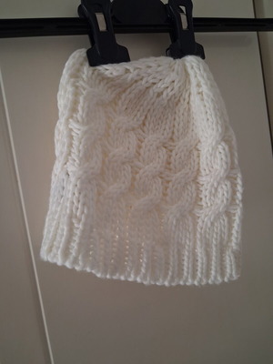 Knit Cap white like new, one size