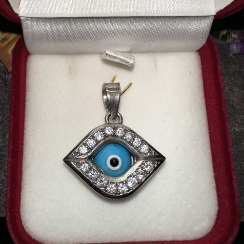 Silver Evil Eye Pendant like new, 4.41 grams