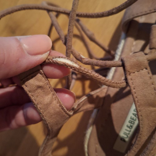 Pull & Bear ankle tie platform sandals like new, size 40, beige and brown