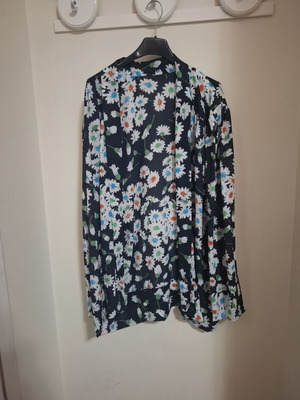 Floral Kimono dark blue one size like new