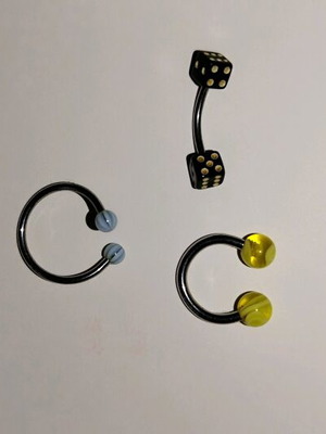 Bar earrings like new, set of 3 in blue, yellow and black