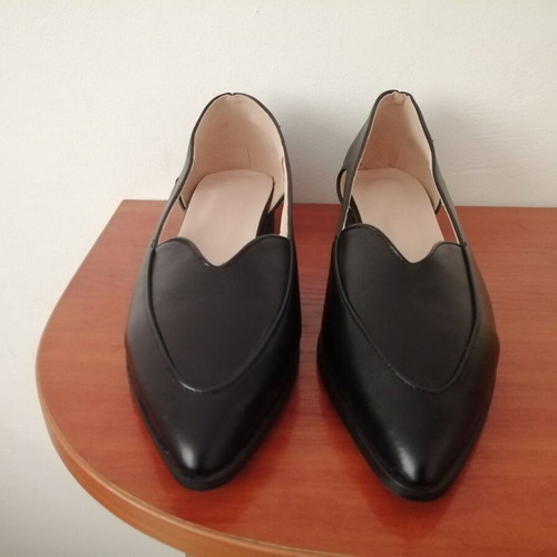 Elegant black unisex leather loafers size 43, new
