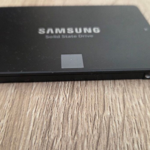 Samsung 850 EVO 500GB SSD internal drive like new