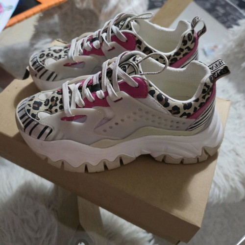 Buffalo chunky sneakers animal mix like new, size 38