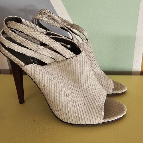 Elizabeth and James sandals new, size 41, beige